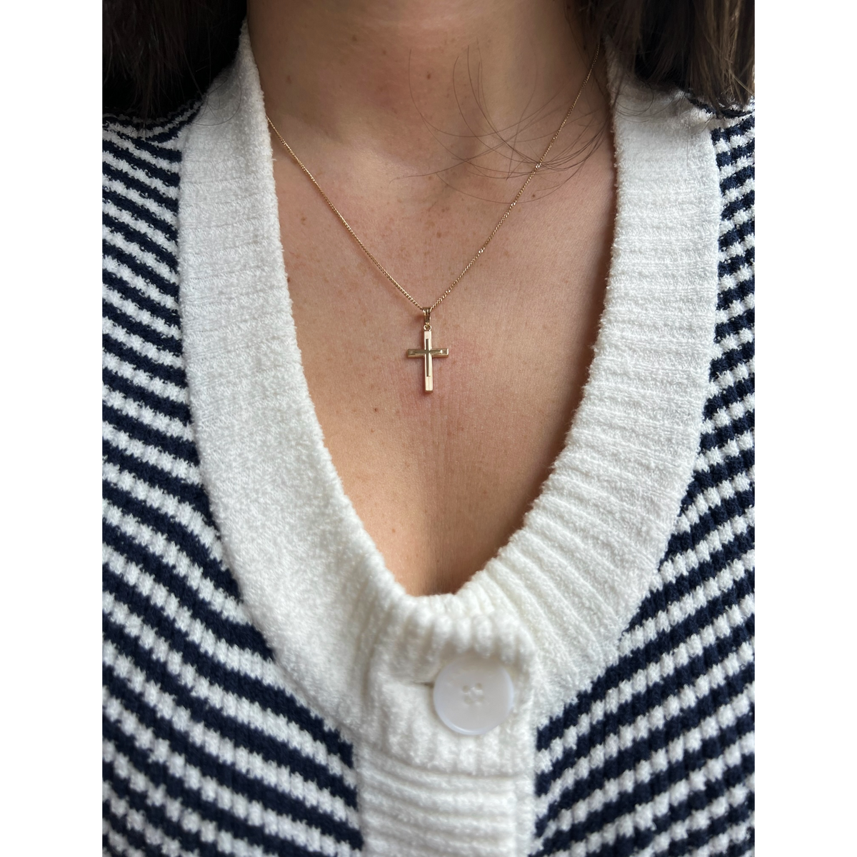 14K GOLD ENGINE-TURN DESIGN CROSS PENDANT | Cross + Crown
