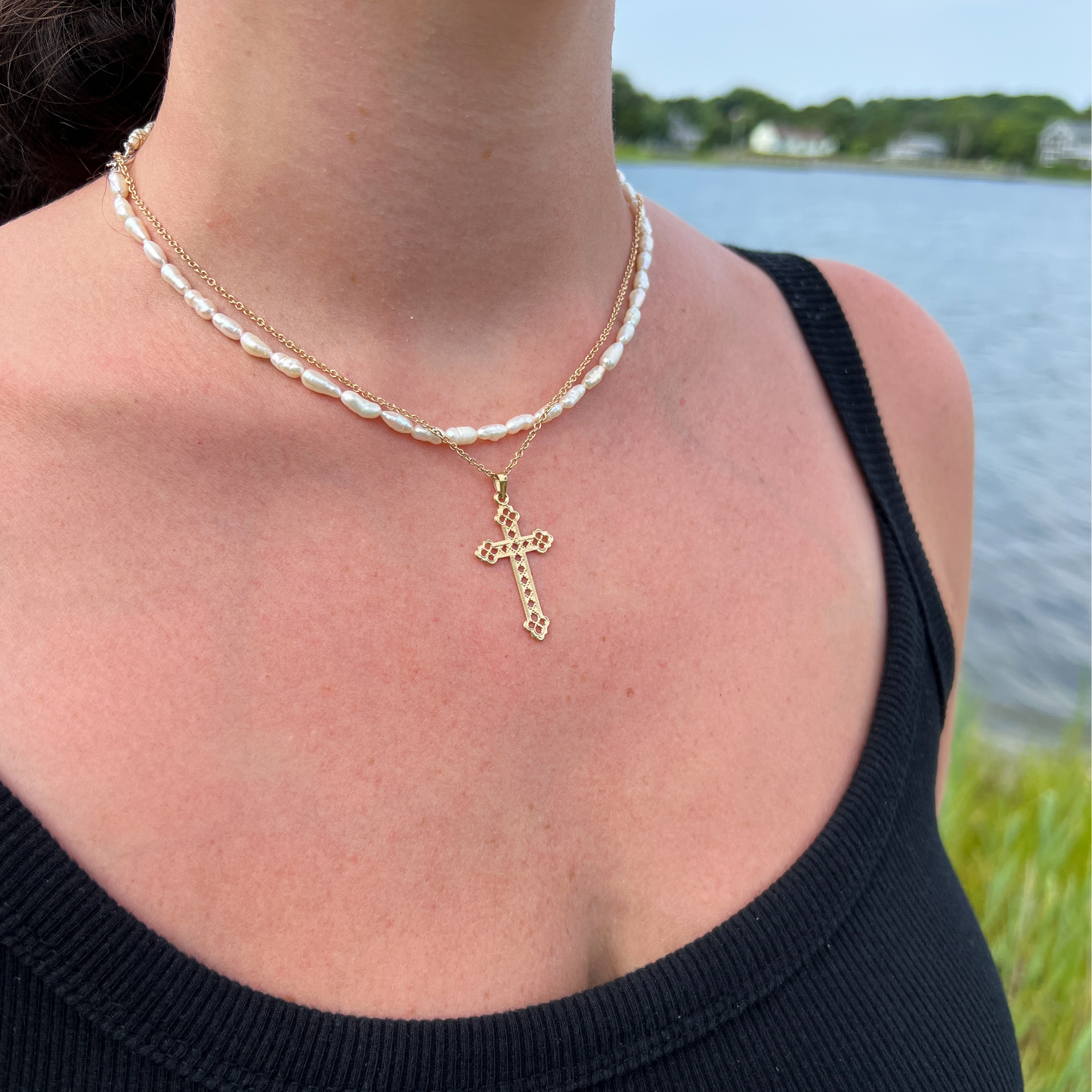 14K Yellow Gold Pierced Cross necklace M S