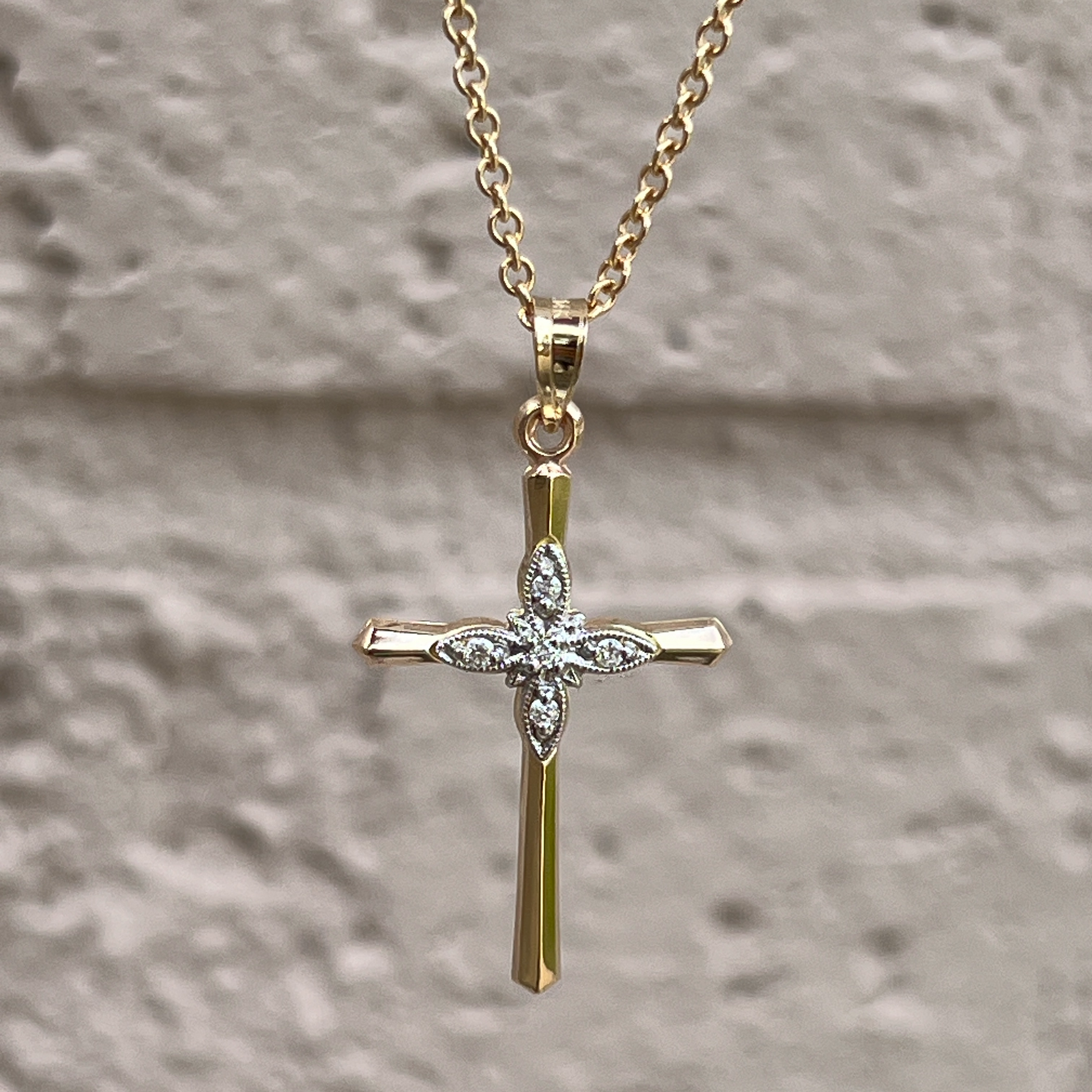 14K GOLD DIAMOND CROSS NECKLACE PENDANT