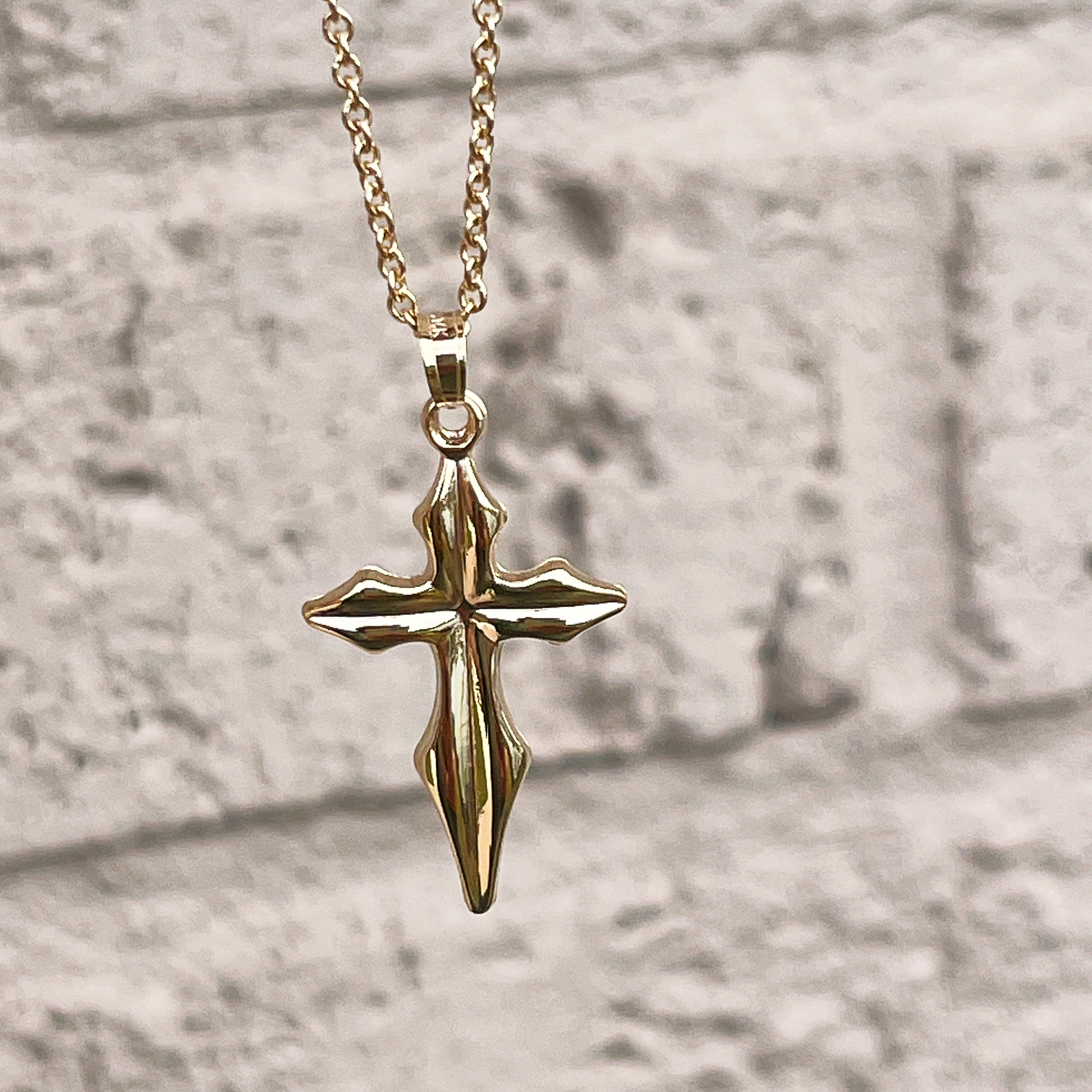 14K Yellow Gold M Pointed edge design Cross lifestyle image