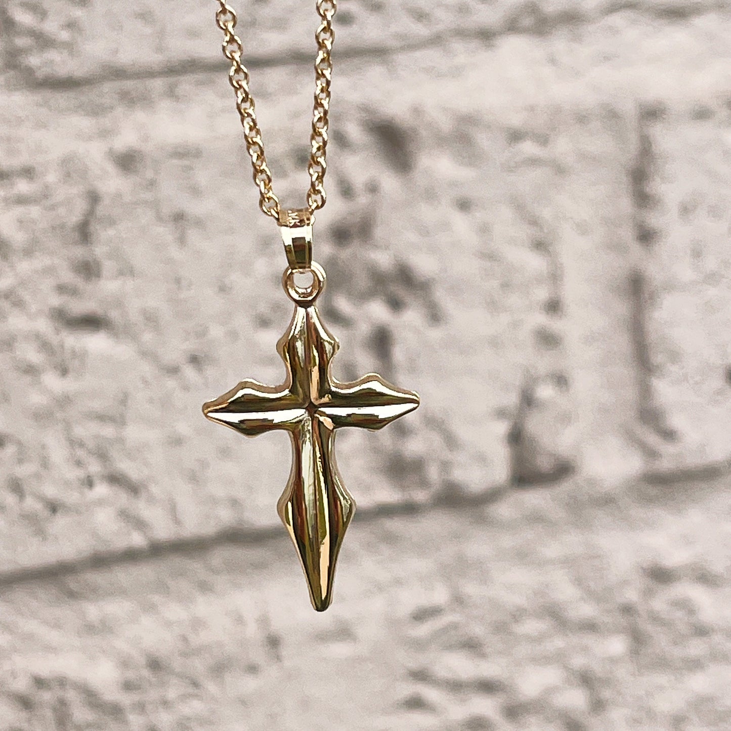 14K Yellow Gold M Pointed edge design Cross lifestyle image