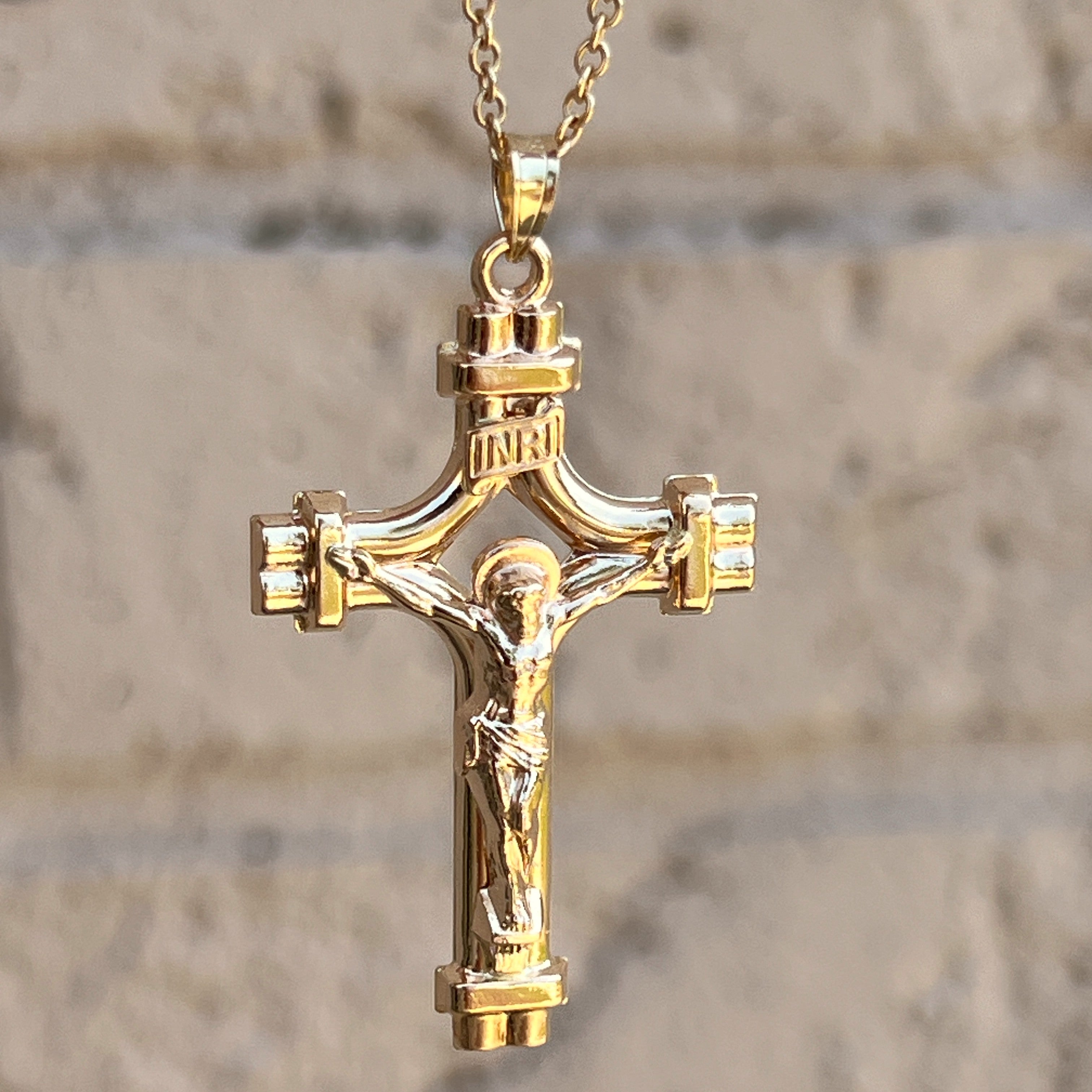 14K Yellow Gold INRI Crucifix XXL Lifestyle on chain